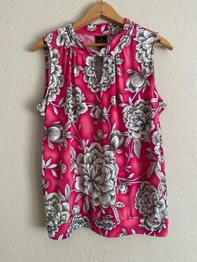 Sleeveless Floral Keyhole Top - Pink